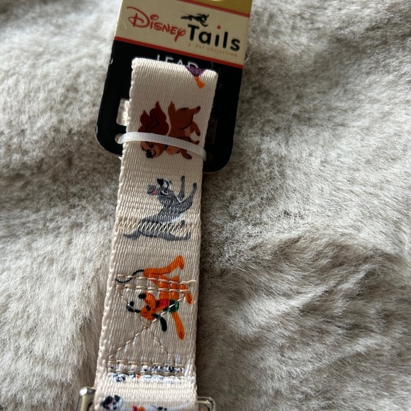 NWT Set of 2 Disney Dogs Leashes Medium - Picture 2 of 5